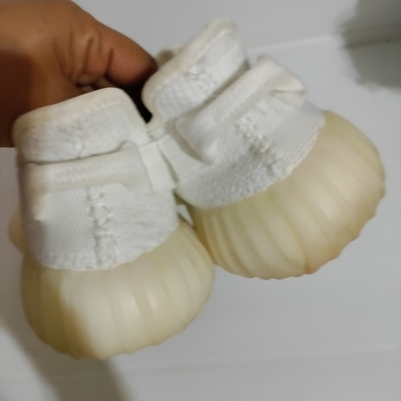 adidas Yeezy Boost 350 V2 Cream White Triple White - Picture 3 of 17